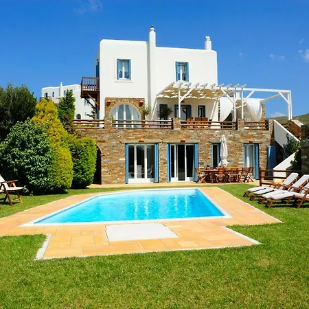 Andros: Luxurious With Private Swimming Pool Μακροτάνταλο