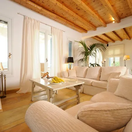 Andros: Luxurious With Private Swimming Pool Βίλα *