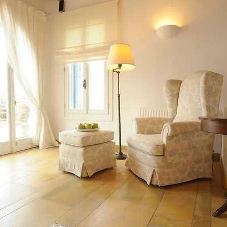 Andros: Luxurious With Private Swimming Pool